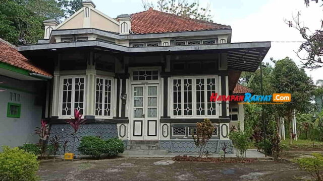 Rumah-Kuno-di-Cimari-Ciamis.jpg