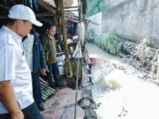 Pemkot Bandung Segera Bangun Kolam Retensi Babakan Ciparay Tinjau-Kondisi-Badan-Sungai.jpeg
