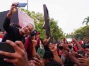 Saat Calon Presiden Ganjar Pranowo Temui Warga Bali, Bule pun Ikut Selfie WhatsApp-Image-2023-06-21-at-03.33.58-1.jpg