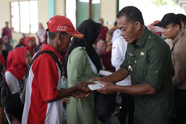 Pemberian Bantuan SDM PKH Kecamatan Cipunagara