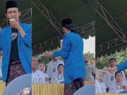 Tuntut Keadilan, Aktivis Siram Pejabat Pakai Air Doa di Kediri Bikin Greget aktivis-siram-pejabat.jpg