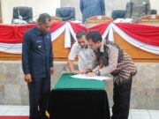 Bupati Subang dan Sekda Subang Hadiri Rapat Paripurna DPRD Kabupaten Subang Bupati Subang dan Sekda Subang Hadiri Rapat Paripurna DPRD Kabupaten Subang