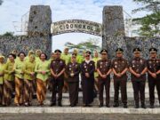 Peringati Hari Bhakti Adhyaksa ke-63, Kejari Subang Tabur Bunga di TMP Cidongkol Peringati Hari Bhakti Adhyaksa ke-63, Kejari Subang Tabur Bunga di TMP Cidongkol