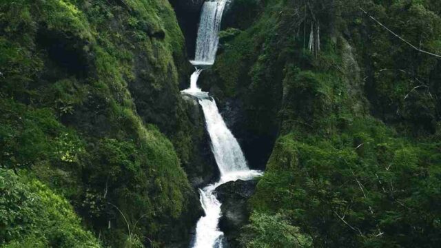 Curug-Jagapati-Garut-Air-Jernih-dengan-4-Tingkat.jpg