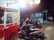 Keren, Pemuda di Kota Banjar Ini Tak Malu Jualan Bakso Sepulang Kuliah Mahasiswa-Penjual-Bakso.jpg