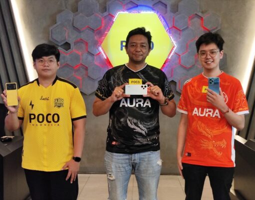 AURA Esports Buktikan Mulusnya Main Game Pakai POCO F5 & POCO X5 Pro 5G darikirikekananJeksenProductMarketingManagerPOCOIndonesiaBungAndiHeadofMarketingPOCOIndonesiaDanielSantosoCo-founderandDirectorofAURAEsports_copy_800x601.jpg