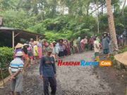 Sering Kecelakaan, Puluhan Warga di Ciamis Gotong Royong Perbaiki Jalan Rusak perbaiki-jalan-rusak.jpg