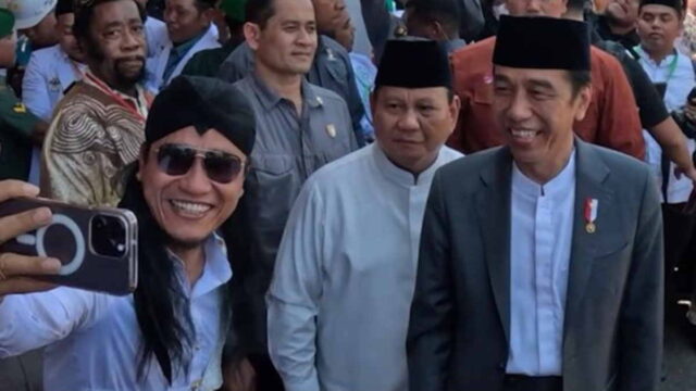 Ada-Jokowi-dan-Prabowo-di-Muktamar-Sufi-Internasional-Gus-Miftah-Ajak-Swafoto.jpg