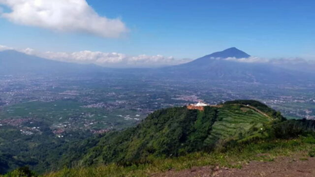 Gunung-Putri-di-Garut.jpg