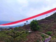 Bendera Merah Putih Raksasa Berkibar di Bukit Panyangrayan Tasikmalaya IMG_20230819_221514_NncolNg432_I18wkcjj9r.jpeg