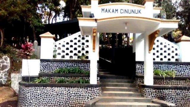 Makam-Keramat-Cinunuk-Garut.jpg