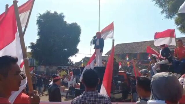 Pedagang-Bendera.jpg