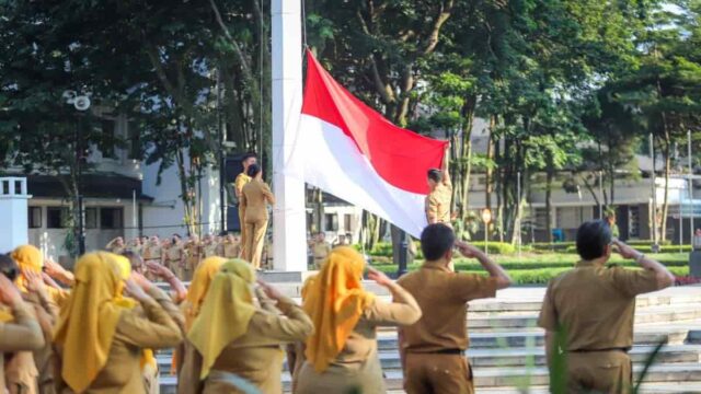 Pengibaran-Bendera-Merah-Putih.jpeg