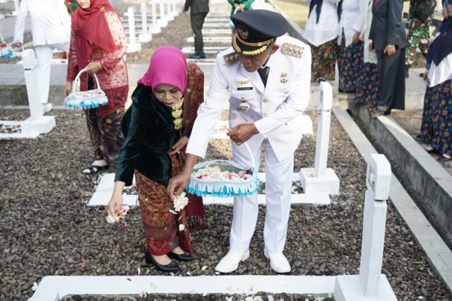 Bupati dan Wakil Bupati Subang Laksanakan Tabur Bunga, Wujud Penghormatan Bagi Pahlawan