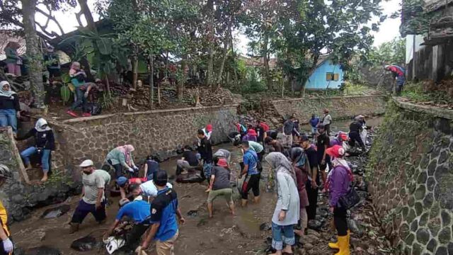 Bersih-bersih-Sampah.jpg