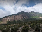 Ide Wisata Healing di Garut, Bikin Fresh Pikiran Gunung-Papandayan-salah-satu-wisata-healing-di-Garut.jpg