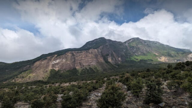 Gunung-Papandayan-salah-satu-wisata-healing-di-Garut.jpg