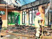 Ditinggal Piknik, Rumah Warga Kawasen Ciamis Hangus Terbakar Kebakaran-rumah-warga-Kawasen-Ciamis.jpg