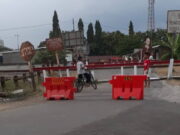 KAI Tutup Akses Perlintasan Liar di Kota Banjar Pasca Siswi Tewas Tertabrak Kereta Api PT-KAI-tutup-akses-perlintasan-liar-di-Kota-Banjar.jpg