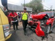 2 Kendaraan Terlibat Tabrakan Adu Banteng di Kota Banjar, Pengemudi Minibus Dilarikan ke Rumah Sakit 2-Kendaraan-Terlibat-Tabrakan-Adu-Banteng-di-Kota-Banjar.jpg