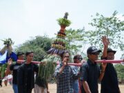 Rangkaian Pawai Antar Dusun Turut Meriahkan Acara Ruatan Bumi Desa Kawunganten Kecamatan Cikaum Rangkaian Pawai Antar Dusun Turut Meriahkan Acara Ruatan Bumi Desa Kawunganten Kecamatan Cikaum