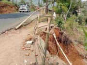 Hati-hati dan Waspada, Bahu Jalan Provinsi di Panjalu Ciamis Longsor Bahu-Jalan-Provinsi-di-Panjalu-Ciamis-Longsor.jpg
