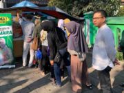 Jumat Berkah Bubur Gratis Humaira, Bupati Bandung Ikut Antri Bareng Warga Bubur-Gratis.jpg