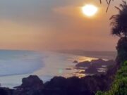 Menikmati Keindahan Pantai Karang Tawulan Tasikmalaya, Instagramable Banget Menikmati-Keindahan-Pantai-Karang-Tawulan-Tasikmalaya.jpg