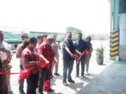 Astra UD Trucks Tingkatkan Layanan Purna Jual Bagi Pelanggan Setia Pemotongan-Pita-oleh-Winarto-Martono-selaku-Chief-Executive-Astra-UD-Trucks-scaled.jpeg