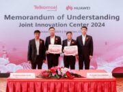Huawei dan Telkomsel Tandatangani MoU Superior City Untuk Pembangunan Digital Indonesia SesiFotoBersamaUsaiPenandatangananMoUantaraHuaweidanTelkomseluntukproyekSuperiorCity_copy_800x514.jpg