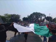 Peringati HSN, Ribuan Santri di Garut Bentangkan Bendera Palestina Ukuran Raksasa ribuan-santri-di-garut.jpg