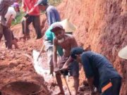 Masyarakat Gotong Royong Perbaiki Saluran Irigasi Nanggela Ciamis Usai Longsor saluran-irigasi-nanggela-longsor.jpeg