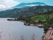 Danau Singkarak Sumatera Barat, Ada Puncak Thailand dan Kuliner Unik Danau-Singkarak-Sumatera-Barat.jpg