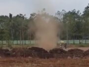 Heboh! Detik-Detik Angin Puting Beliung Terekam Kamera di Tasikmalaya Detik-Detik-Angin-Puting-Beliung-di-Tasikmalaya.jpg