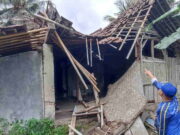 Diguyur Hujan, Rumah Warga Kertahayu Ciamis Ambruk Diguyur-Hujan-Rumah-Warga-Kertahayu-Ciamis-Ambruk.jpg