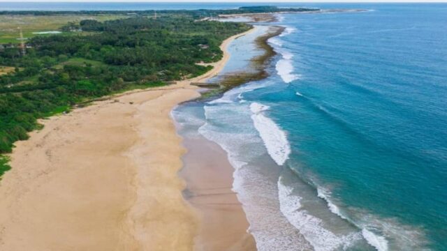 Pantai-Pangumbahan-Sukabumi-Cocok-untuk-Liburan-Akhir-Tahun.jpg