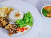 Restoran Keluarga di Subang, Cocok untuk Kumpul Sanak Family Restoran-Keluarga-di-Subang-Cocok-untuk-Kumpul-Sanak-Family.jpg