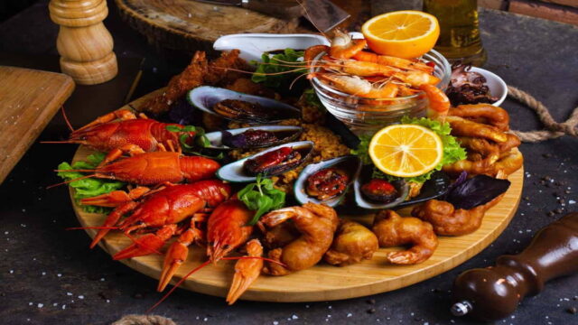 Restoran-Seafood-di-Karawang-Tawarkan-Harga-Terjangkau-5.jpg