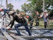 Pendaratan Helikopter Bell 412 di Cijulang Pangandaran Rusak Lapak UMKM, TNI AD Gercep TNI.jpg