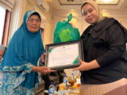 Momen Hari Pahlawan, 4 Warga Bandung Dianugerahi Pahlawan Kecil oleh Kang Cucun Warga.jpeg