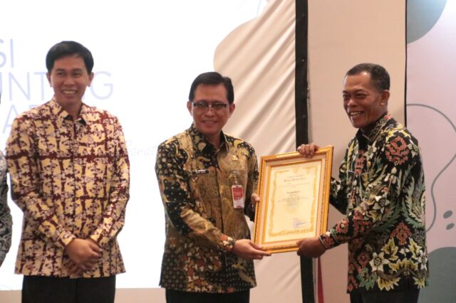 Jelang Masa Purna Tugas, Bupati Subang Persembahkan Penghargaan Kinerja Terbaik 1 Percepatan Penurunan Stunting Tahun 2023