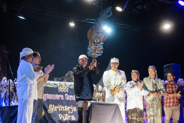 Peringatan Hari Wayang Nasional dan Dunia, Pemkab Subang Gelar Penampilan Kolaborasi 3 Dalang Wayang Golek dan Wayang Kulit