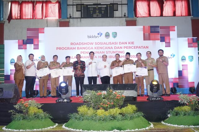 Peringatan Hari Ibu, BKKBN Gelar Roadshow Sosialisasi dan KIE Program Bangga Kencana dan Percepatan Penurunan Stunting di Kabupaten Subang