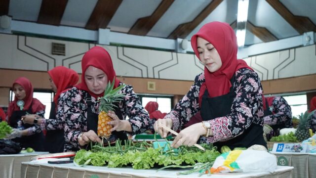 Kemeriahan Peringatan HUT ke-24 DWP dan Hari Ibu, DWP Subang Gelar Lomba Rangkai Buah & Sayur dan Lomba Line Dance Jawara