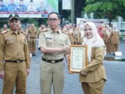 Pimpin Apel Pagi di Bulan Desember, Sekda Subang Apresiasi Kinerja ASN atas Penghargaan yang Diraih di Tahun 2023 Pimpin Apel Pagi di Bulan Desember, Sekda Subang Apresiasi Kinerja ASN atas Penghargaan yang Diraih di Tahun 2023