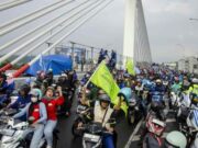 Buruh Cimahi Kecewa Putusan UMK 2024, Tempuh Jalur Hukum Aksi-Massa-Buruh-Tuntut-UMK-2024.jpg