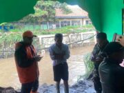 Waspada! Bencana Hidrometeorologi Mengintai Kabupaten Bandung Banjir-Bandang-Jebol-Dinding-Rumah-Warga.jpg