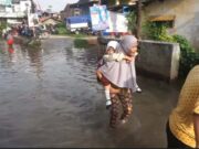 Banjir Menyergap, Siswa SDN Bojong Asih 2 Dayeuhkolot Langsungkan Ujian di Aula Desa Banjir-Dayeuhkolot.jpg