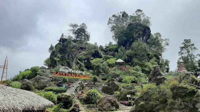 Batu-Pandang-Ratapan-Angin-Dieng.jpg