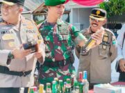 Dua Ribu Lebih Botol Miras Hasil Razia di Pangandaran Dilindas Stum Cipta-Kondisi-Libur-Nataru-di-Pangandaran-Dua-Ribu-Lebih-Botol-Miras-Hasil-Razia-Dimusnahkan.jpg